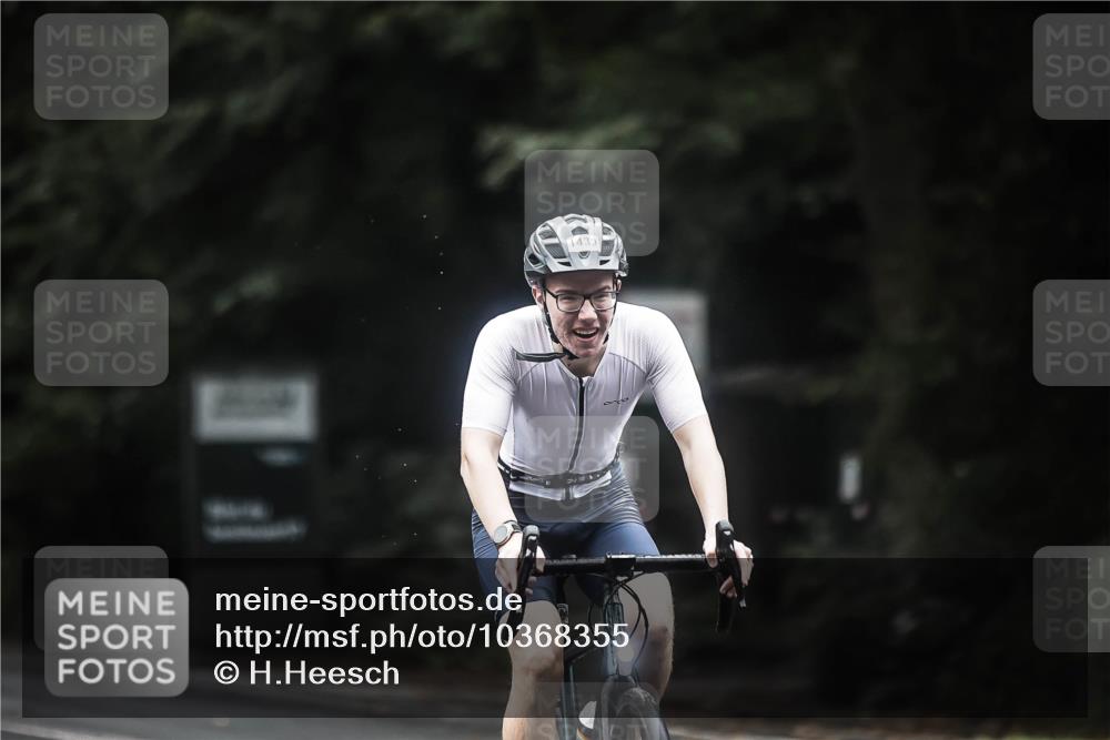 13.09.2026 - Stadtparktriathlon H.Heesch http://msf.ph/oto/10368355 13.09.2026 13:19:19 Radfahren 1388, 1439 meine-sportfotos.de