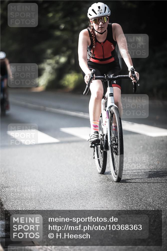 13.09.2026 - Stadtparktriathlon H.Heesch http://msf.ph/oto/10368363 13.09.2026 10:46:11 Radfahren 351, 372, 377, 381, 420, 432, 571 meine-sportfotos.de