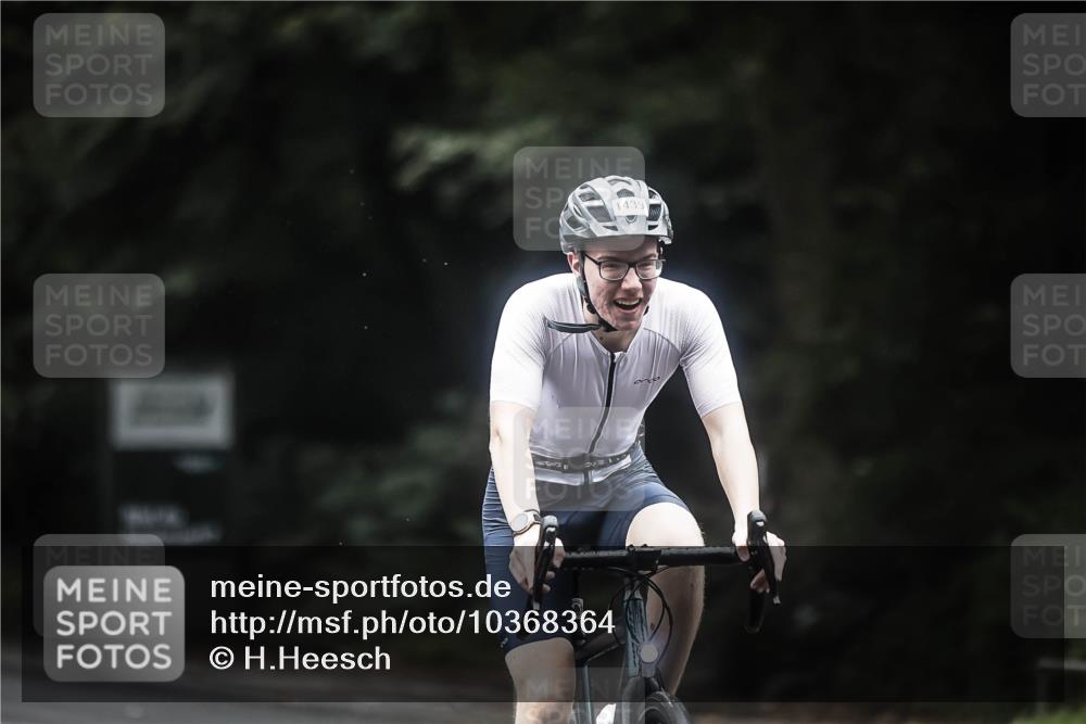 13.09.2026 - Stadtparktriathlon H.Heesch http://msf.ph/oto/10368364 13.09.2026 13:19:19 Radfahren 1388, 1439 meine-sportfotos.de
