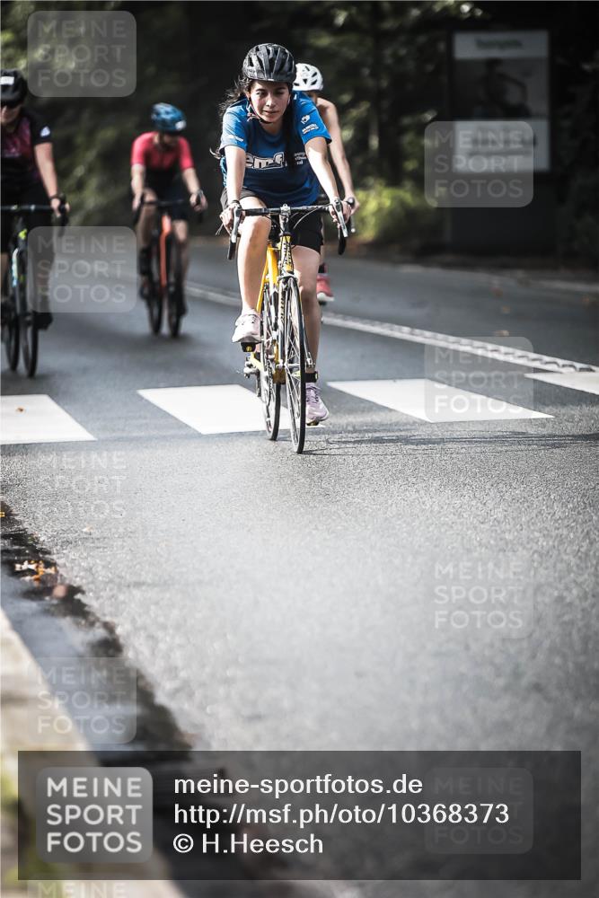 13.09.2026 - Stadtparktriathlon H.Heesch http://msf.ph/oto/10368373 13.09.2026 10:46:12 Radfahren 351, 372, 377, 381, 420, 432, 571 meine-sportfotos.de