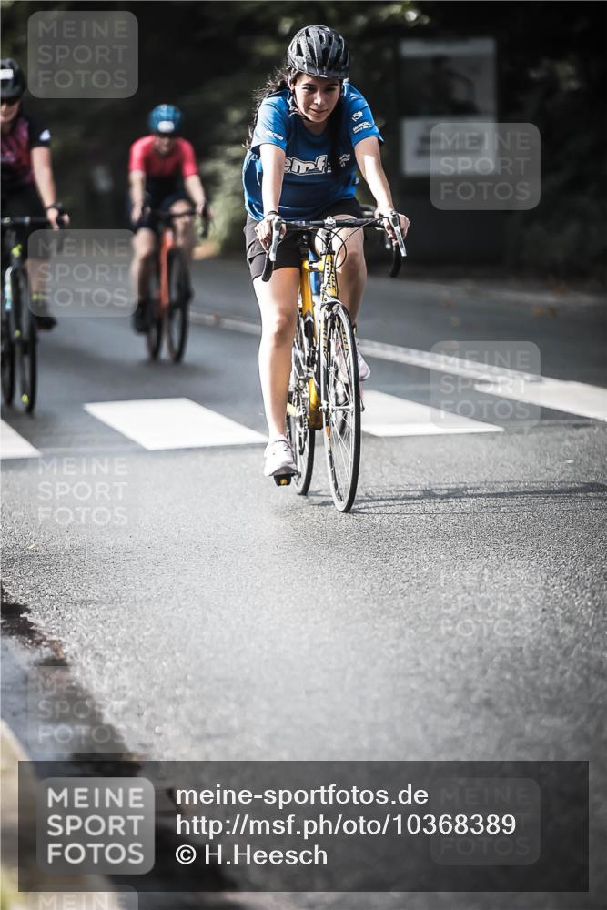 13.09.2026 - Stadtparktriathlon H.Heesch http://msf.ph/oto/10368389 13.09.2026 10:46:13 Radfahren 351, 372, 377, 381, 420, 432, 571 meine-sportfotos.de