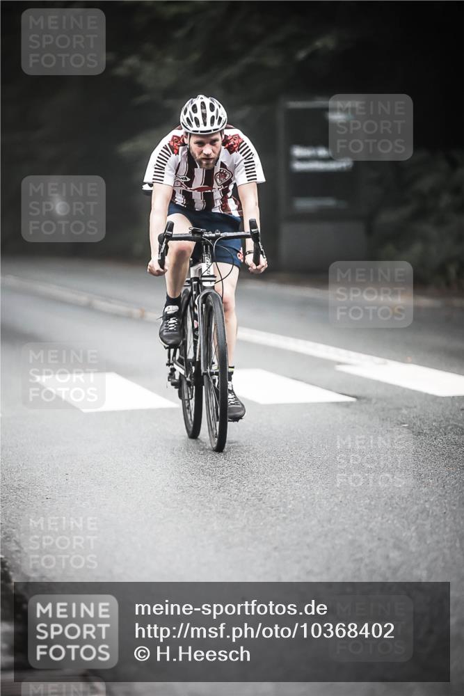 13.09.2026 - Stadtparktriathlon H.Heesch http://msf.ph/oto/10368402 13.09.2026 10:17:32 Radfahren 215, 228, 292, 317, 337 meine-sportfotos.de
