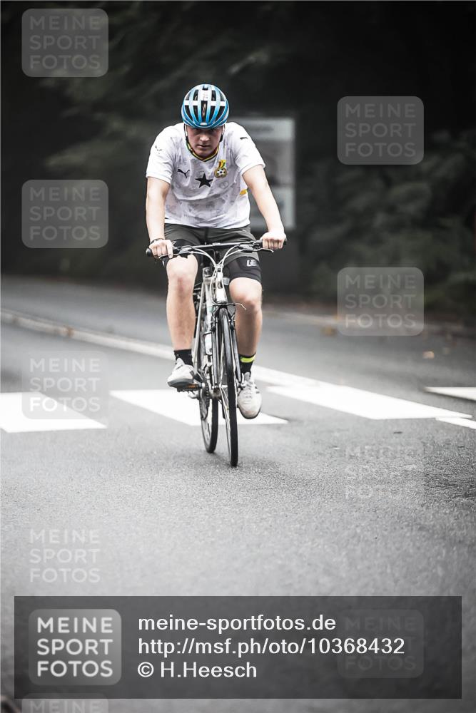 13.09.2026 - Stadtparktriathlon H.Heesch http://msf.ph/oto/10368432 13.09.2026 10:17:36 Radfahren 275, 317, 337 meine-sportfotos.de