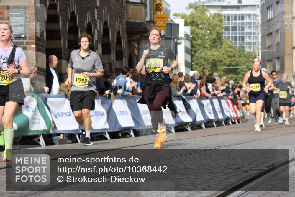 13.09.2026 - 21. swb-Marathon Bremen Strokosch-Dieckow http://msf.ph/oto/10368442 13.09.2026 11:00:38 Ziel 10144, 10677, 10801, 10810, 11016, 11045, 11126, 11129, 11547, 11587, 11588, 11589, 11623, 12105, 12106, 12190, 12291, 12352, 12394, 12530, 12531, 10263, 10306, 10367, 10368, 10857, 11055, 11162, 11247, 11343, 11475, 11556, 11797, 11804, 11819, 11959, 12006, 12397, 12430 meine-sportfotos.de