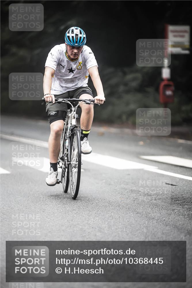 13.09.2026 - Stadtparktriathlon H.Heesch http://msf.ph/oto/10368445 13.09.2026 10:17:36 Radfahren 275, 317, 337 meine-sportfotos.de