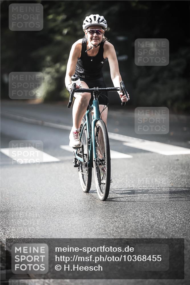 13.09.2026 - Stadtparktriathlon H.Heesch http://msf.ph/oto/10368455 13.09.2026 10:46:16 Radfahren 351, 372, 377, 381, 420, 432, 464 meine-sportfotos.de