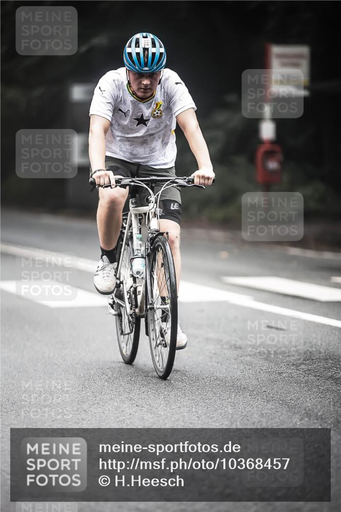 13.09.2026 - Stadtparktriathlon H.Heesch http://msf.ph/oto/10368457 13.09.2026 10:17:36 Radfahren 275, 317, 337 meine-sportfotos.de