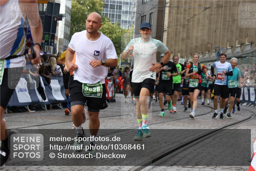 13.09.2026 - 21. swb-Marathon Bremen Strokosch-Dieckow http://msf.ph/oto/10368461 13.09.2026 13:35:58 Ziel 156, 532, 607, 2041, 2318, 2356, 3055, 3087, 3226, 3704, 3780, 3857, 4326, 5308, 5467, 5468, 5584, 5586, 5661, 6465, 6466, 6644, 6649, 7235, 7597, 7675, 7700, 8816, 9784, 9845, 9862, 9887, 9892, 13121, 13213, 563, 1072, 1867, 2339, 2931, 2949, 3026, 3224, 3291, 3489, 5259, 5800, 6982, 7043, 7256, 8227, 8275, 8488, 9026, 9076, 9226, 9497, 9564, 13179, 13238 meine-sportfotos.de