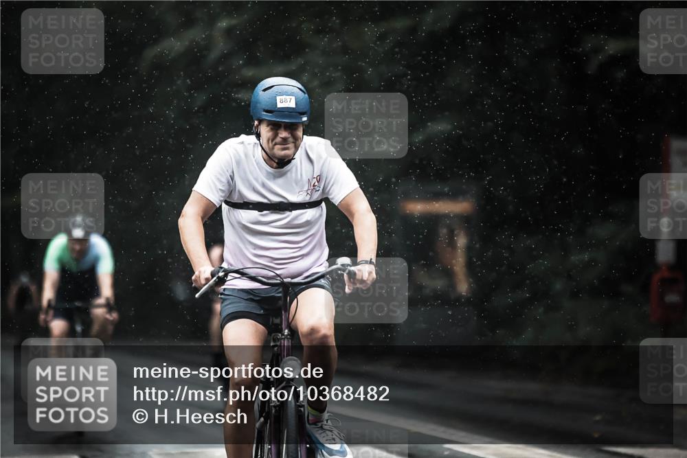 13.09.2026 - Stadtparktriathlon H.Heesch http://msf.ph/oto/10368482 13.09.2026 12:03:45 Radfahren 759, 887, 893, 914, 941, 996, 1053 meine-sportfotos.de