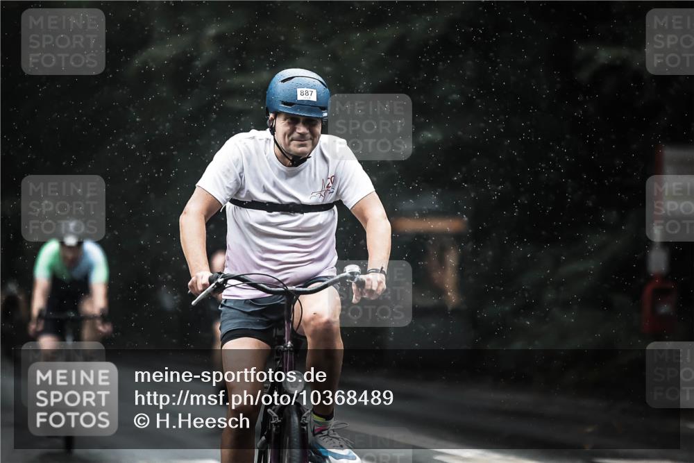 13.09.2026 - Stadtparktriathlon H.Heesch http://msf.ph/oto/10368489 13.09.2026 12:03:45 Radfahren 759, 887, 893, 914, 941, 996, 1053 meine-sportfotos.de