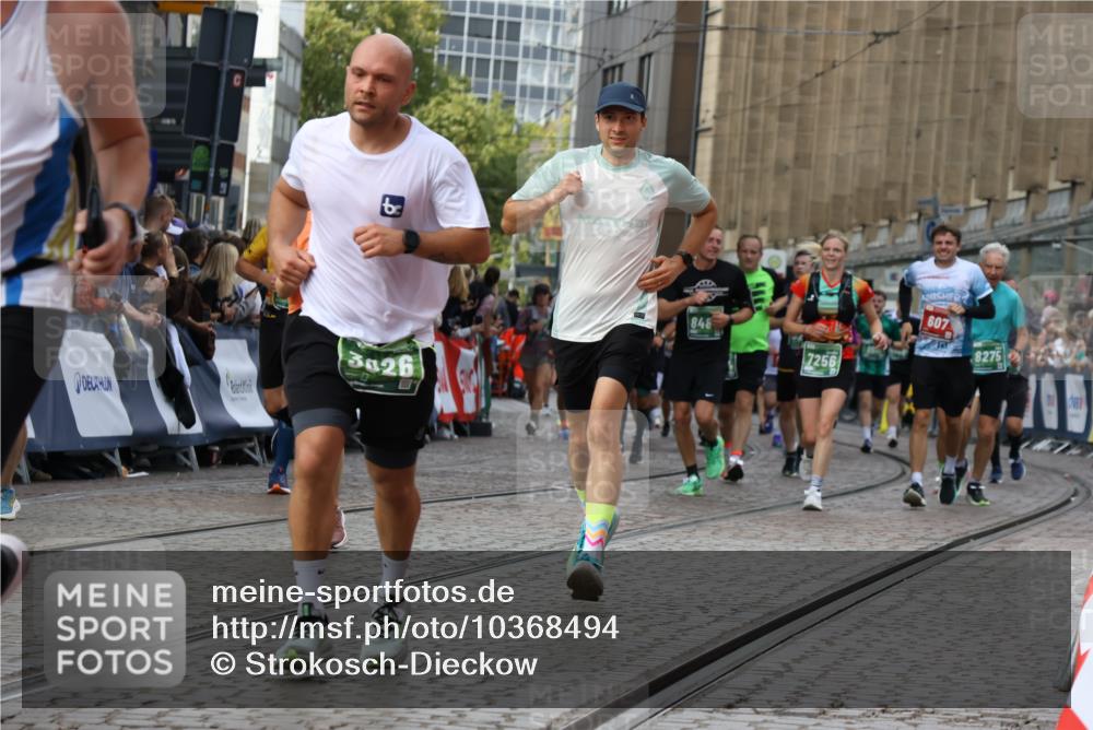 13.09.2026 - 21. swb-Marathon Bremen Strokosch-Dieckow http://msf.ph/oto/10368494 13.09.2026 13:35:58 Ziel 156, 532, 607, 2041, 2318, 2356, 3055, 3087, 3226, 3704, 3780, 3857, 4326, 5308, 5467, 5468, 5584, 5586, 5661, 6465, 6466, 6644, 6649, 7235, 7597, 7675, 7700, 8816, 9784, 9845, 9862, 9887, 9892, 13121, 13213, 563, 1072, 1867, 2339, 2931, 2949, 3026, 3224, 3291, 3489, 5259, 5800, 6982, 7043, 7256, 8227, 8275, 8488, 9026, 9076, 9226, 9497, 9564, 13179, 13238 meine-sportfotos.de