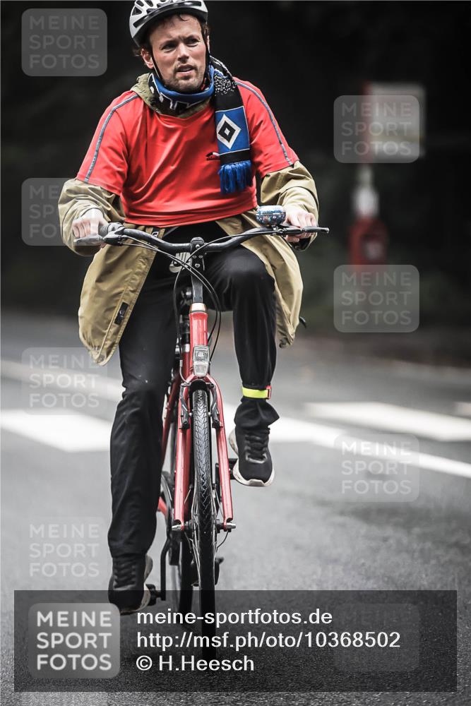 13.09.2026 - Stadtparktriathlon H.Heesch http://msf.ph/oto/10368502 13.09.2026 10:17:39 Radfahren 275, 337 meine-sportfotos.de