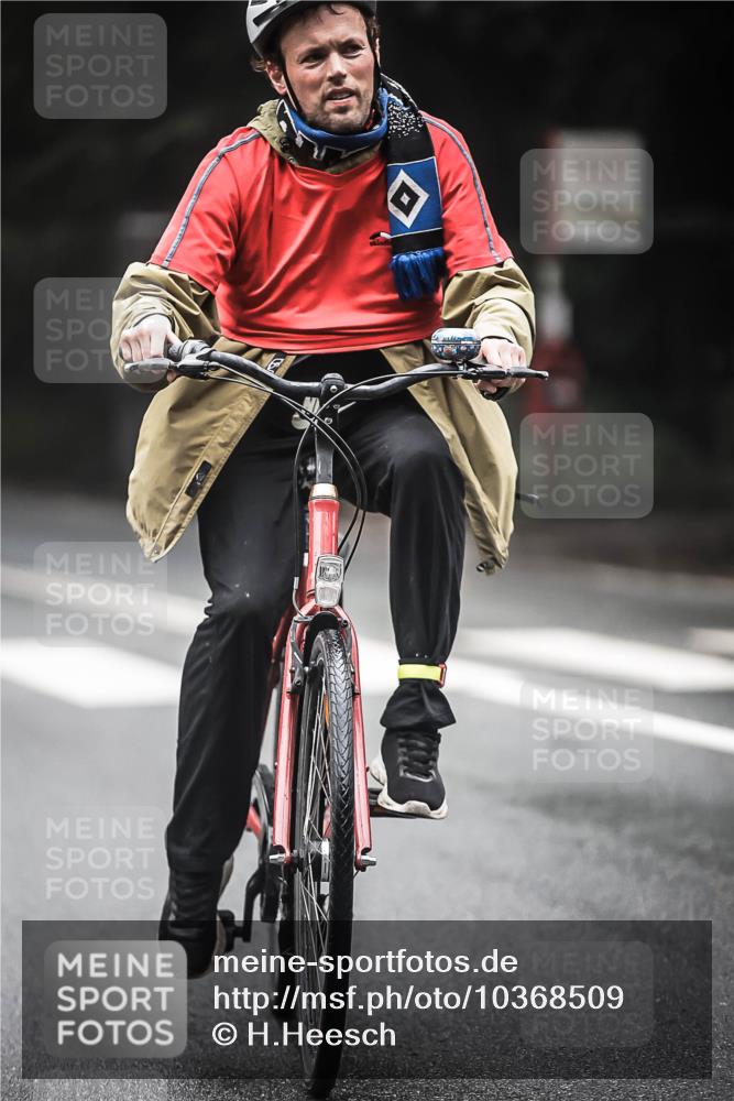 13.09.2026 - Stadtparktriathlon H.Heesch http://msf.ph/oto/10368509 13.09.2026 10:17:39 Radfahren 275, 337 meine-sportfotos.de