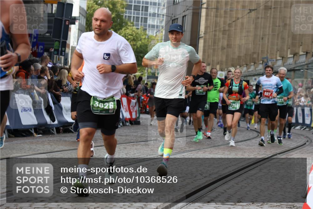 13.09.2026 - 21. swb-Marathon Bremen Strokosch-Dieckow http://msf.ph/oto/10368526 13.09.2026 13:35:58 Ziel 156, 532, 607, 2041, 2318, 2356, 3055, 3087, 3226, 3704, 3780, 3857, 4326, 5308, 5467, 5468, 5584, 5586, 5661, 6465, 6466, 6644, 6649, 7235, 7597, 7675, 7700, 8816, 9784, 9845, 9862, 9887, 9892, 13121, 13213, 563, 1072, 1867, 2339, 2931, 2949, 3026, 3224, 3291, 3489, 5259, 5800, 6982, 7043, 7256, 8227, 8275, 8488, 9026, 9076, 9226, 9497, 9564, 13179, 13238 meine-sportfotos.de