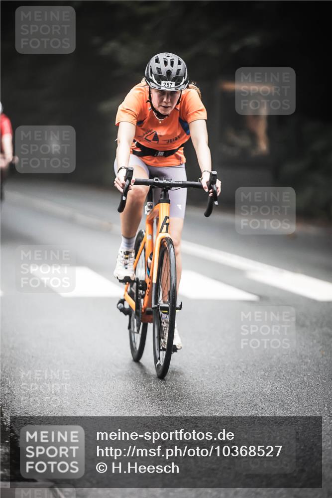 13.09.2026 - Stadtparktriathlon H.Heesch http://msf.ph/oto/10368527 13.09.2026 10:17:50 Radfahren 257, 283 meine-sportfotos.de