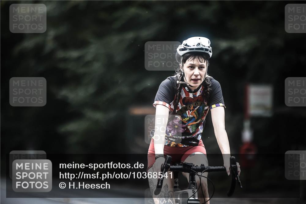 13.09.2026 - Stadtparktriathlon H.Heesch http://msf.ph/oto/10368541 13.09.2026 13:19:34 Radfahren 1334, 1347, 1355, 1356, 1374, 1429 meine-sportfotos.de