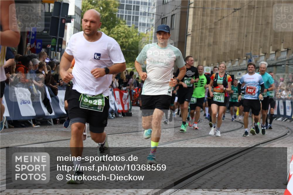 13.09.2026 - 21. swb-Marathon Bremen Strokosch-Dieckow http://msf.ph/oto/10368559 13.09.2026 13:35:58 Ziel 156, 532, 607, 2041, 2318, 2356, 3055, 3087, 3226, 3704, 3780, 3857, 4326, 5308, 5467, 5468, 5584, 5586, 5661, 6465, 6466, 6644, 6649, 7235, 7597, 7675, 7700, 8816, 9784, 9845, 9862, 9887, 9892, 13121, 13213, 563, 1072, 1867, 2339, 2931, 2949, 3026, 3224, 3291, 3489, 5259, 5800, 6982, 7043, 7256, 8227, 8275, 8488, 9026, 9076, 9226, 9497, 9564, 13179, 13238 meine-sportfotos.de