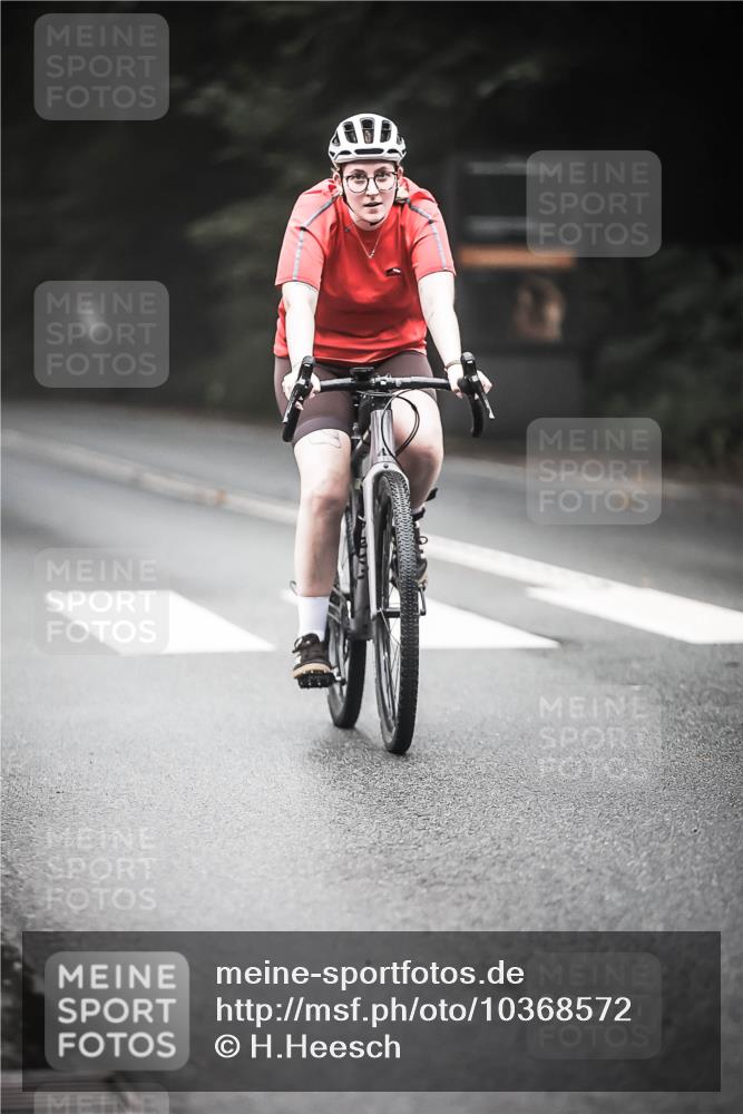 13.09.2026 - Stadtparktriathlon H.Heesch http://msf.ph/oto/10368572 13.09.2026 10:17:53 Radfahren 257, 283, 316, 395 meine-sportfotos.de