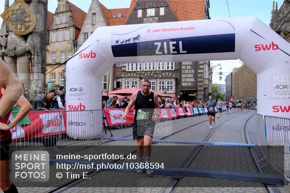 13.09.2026 - 21. swb-Marathon Bremen Tim E. http://msf.ph/oto/10368594 13.09.2026 13:05:34 Ziel 439, 1822, 2297, 3365, 4025, 4729, 5092, 7102, 9273 meine-sportfotos.de