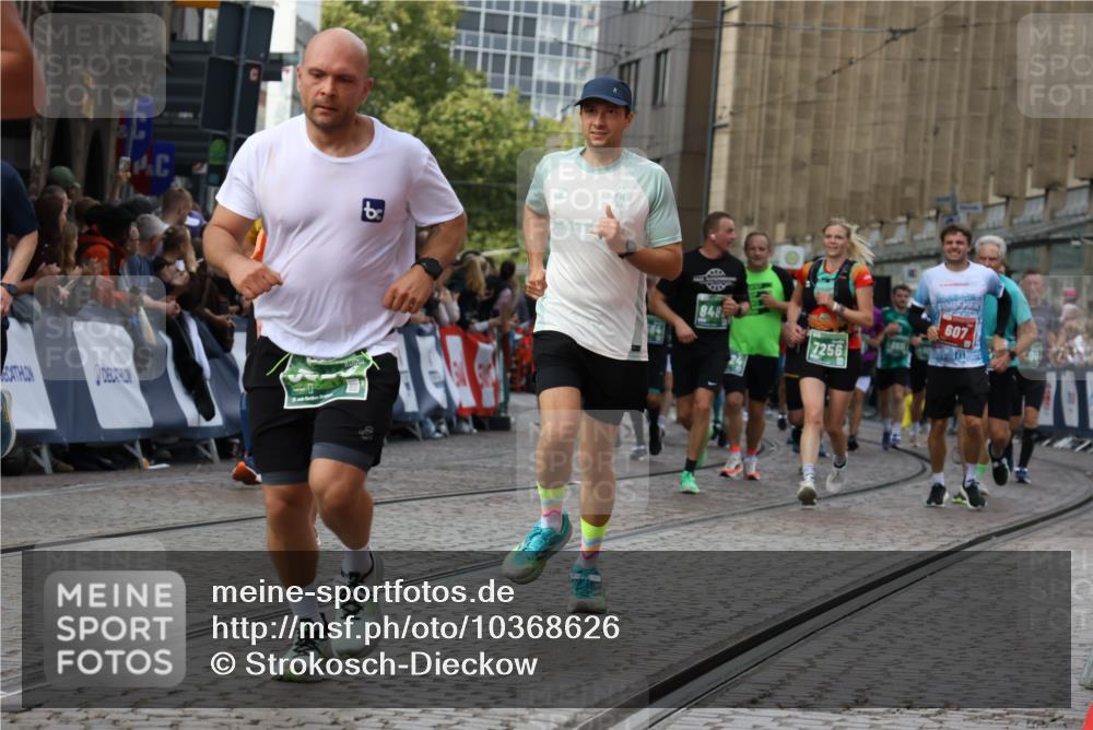 13.09.2026 - 21. swb-Marathon Bremen Strokosch-Dieckow http://msf.ph/oto/10368626 13.09.2026 13:35:58 Ziel 156, 532, 607, 2041, 2318, 2356, 3055, 3087, 3226, 3704, 3780, 3857, 4326, 5308, 5467, 5468, 5584, 5586, 5661, 6465, 6466, 6644, 6649, 7235, 7597, 7675, 7700, 8816, 9784, 9845, 9862, 9887, 9892, 13121, 13213, 563, 1072, 1867, 2339, 2931, 2949, 3026, 3224, 3291, 3489, 5259, 5800, 6982, 7043, 7256, 8227, 8275, 8488, 9026, 9076, 9226, 9497, 9564, 13179, 13238 meine-sportfotos.de