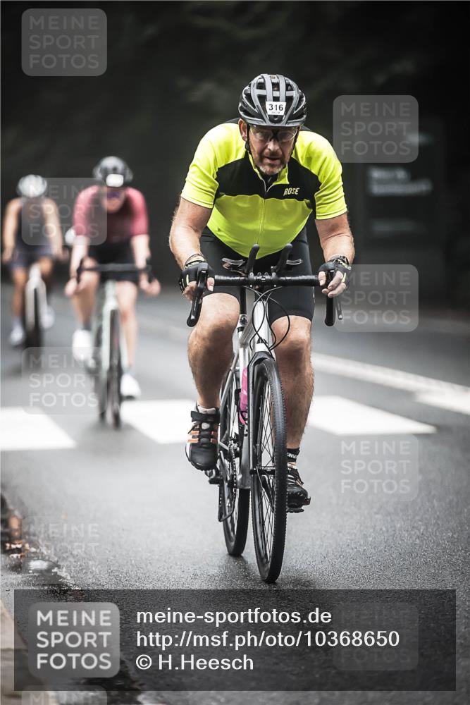 13.09.2026 - Stadtparktriathlon H.Heesch http://msf.ph/oto/10368650 13.09.2026 10:17:59 Radfahren 283, 316, 364, 395, 421 meine-sportfotos.de