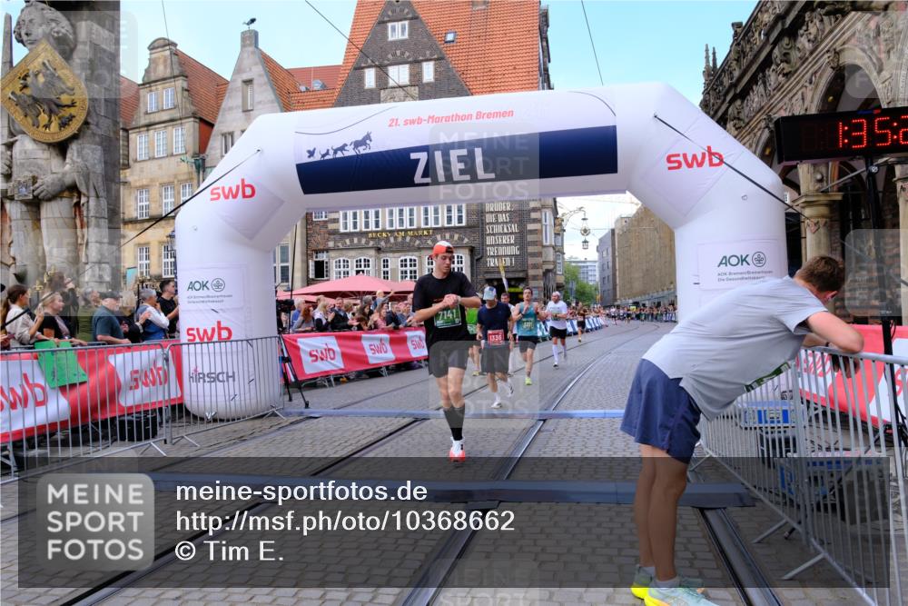 13.09.2026 - 21. swb-Marathon Bremen Tim E. http://msf.ph/oto/10368662 13.09.2026 13:05:51 Ziel 439, 1301, 1562, 1879, 3242, 3271, 5092, 5199, 5725, 6579, 7141 meine-sportfotos.de