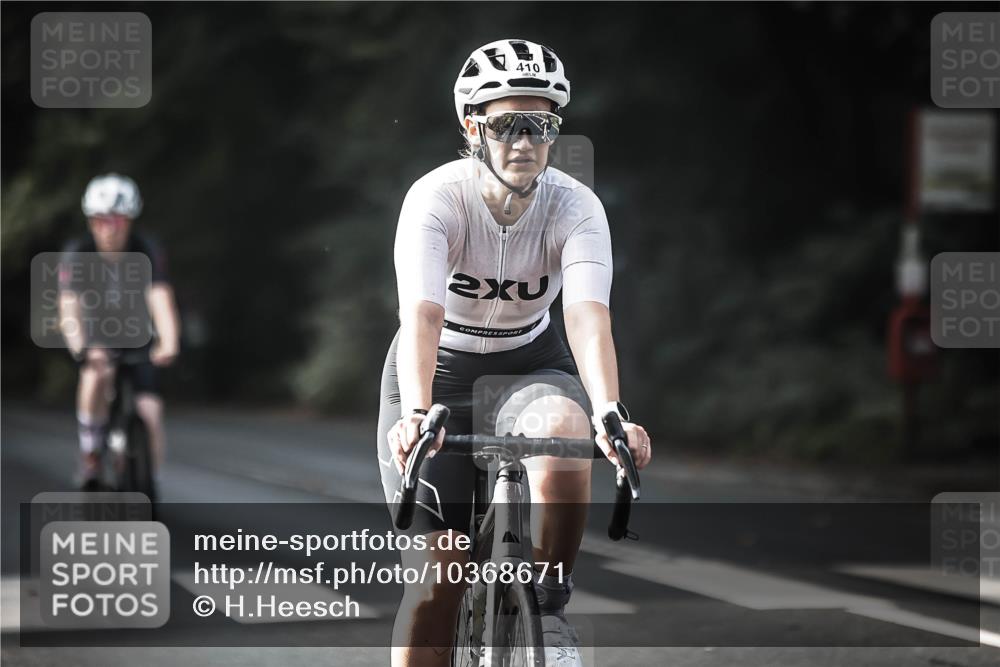 13.09.2026 - Stadtparktriathlon H.Heesch http://msf.ph/oto/10368671 13.09.2026 10:46:47 Radfahren 353, 358, 382, 392, 394, 410 meine-sportfotos.de