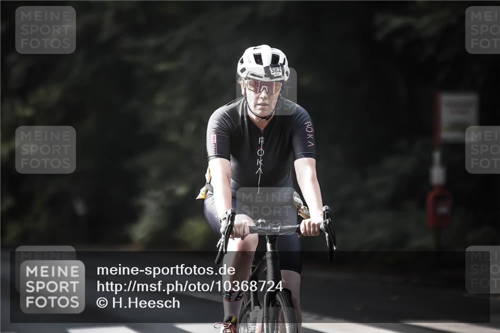13.09.2026 - Stadtparktriathlon H.Heesch http://msf.ph/oto/10368724 13.09.2026 10:46:49 Radfahren 353, 358, 382, 392, 394, 410 meine-sportfotos.de