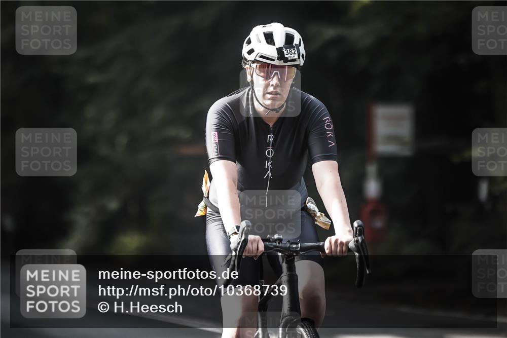 13.09.2026 - Stadtparktriathlon H.Heesch http://msf.ph/oto/10368739 13.09.2026 10:46:49 Radfahren 353, 358, 382, 392, 394, 410 meine-sportfotos.de