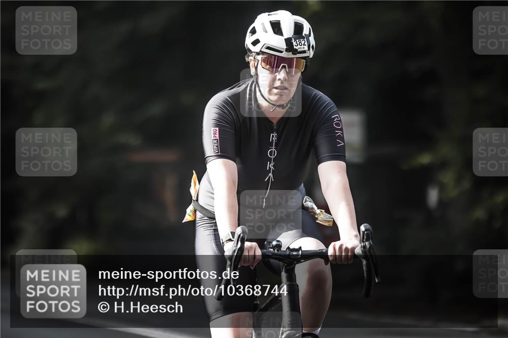13.09.2026 - Stadtparktriathlon H.Heesch http://msf.ph/oto/10368744 13.09.2026 10:46:49 Radfahren 353, 358, 382, 392, 394, 410 meine-sportfotos.de