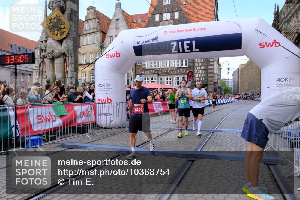 13.09.2026 - 21. swb-Marathon Bremen Tim E. http://msf.ph/oto/10368754 13.09.2026 13:05:54 Ziel 1301, 1562, 1879, 2538, 3242, 3271, 5199, 5725, 6579, 7141 meine-sportfotos.de