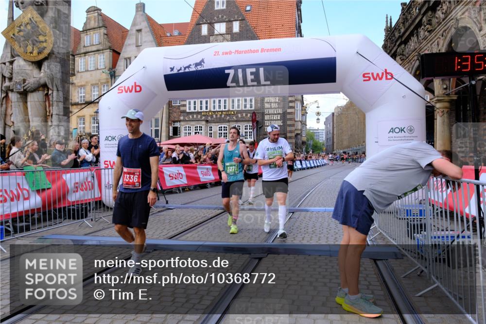 13.09.2026 - 21. swb-Marathon Bremen Tim E. http://msf.ph/oto/10368772 13.09.2026 13:05:55 Ziel 1017, 1301, 1562, 1879, 2538, 3242, 3271, 5199, 5725, 6025, 6579, 7141, 8973 meine-sportfotos.de