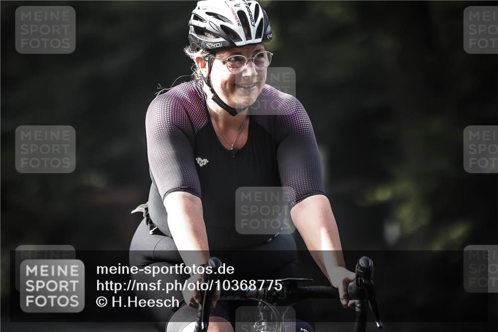 13.09.2026 - Stadtparktriathlon H.Heesch http://msf.ph/oto/10368775 13.09.2026 10:46:54 Radfahren 382, 394, 443, 468, 533 meine-sportfotos.de
