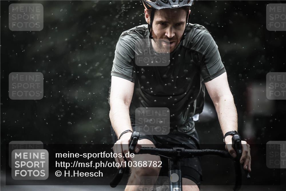 13.09.2026 - Stadtparktriathlon H.Heesch http://msf.ph/oto/10368782 13.09.2026 12:03:56 Radfahren 833, 865, 873, 958, 1008, 1030, 1053 meine-sportfotos.de