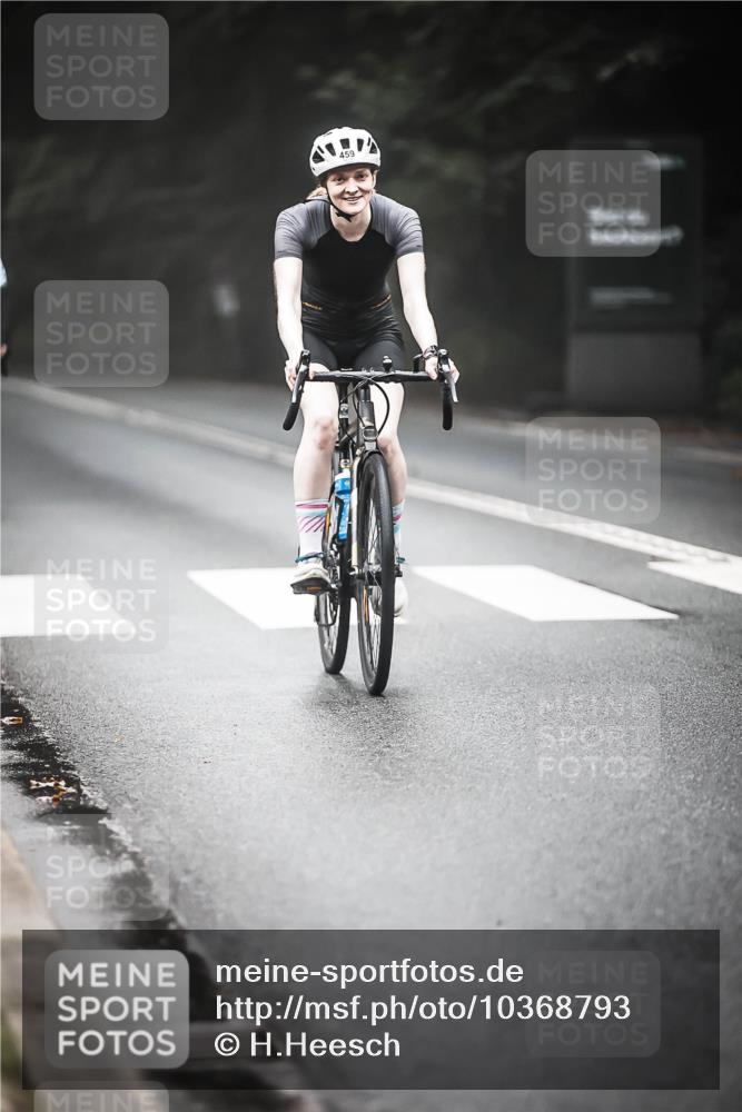 13.09.2026 - Stadtparktriathlon H.Heesch http://msf.ph/oto/10368793 13.09.2026 10:18:11 Radfahren 210, 311, 459, 463 meine-sportfotos.de