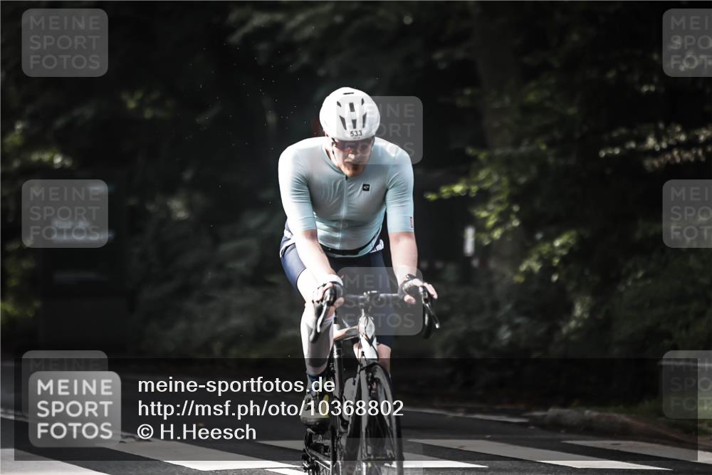 13.09.2026 - Stadtparktriathlon H.Heesch http://msf.ph/oto/10368802 13.09.2026 10:46:57 Radfahren 394, 443, 468, 533, 572 meine-sportfotos.de