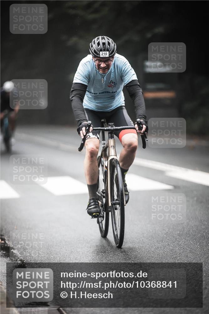 13.09.2026 - Stadtparktriathlon H.Heesch http://msf.ph/oto/10368841 13.09.2026 10:18:14 Radfahren 210, 261, 311, 459, 463 meine-sportfotos.de