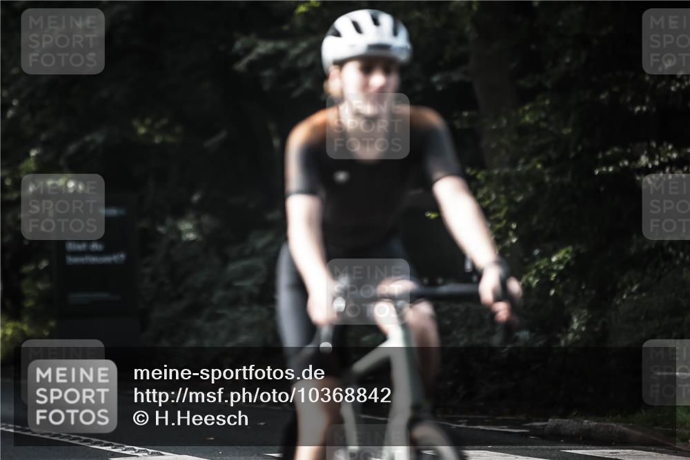 13.09.2026 - Stadtparktriathlon H.Heesch http://msf.ph/oto/10368842 13.09.2026 10:46:59 Radfahren 394, 443, 468, 520, 533, 572 meine-sportfotos.de