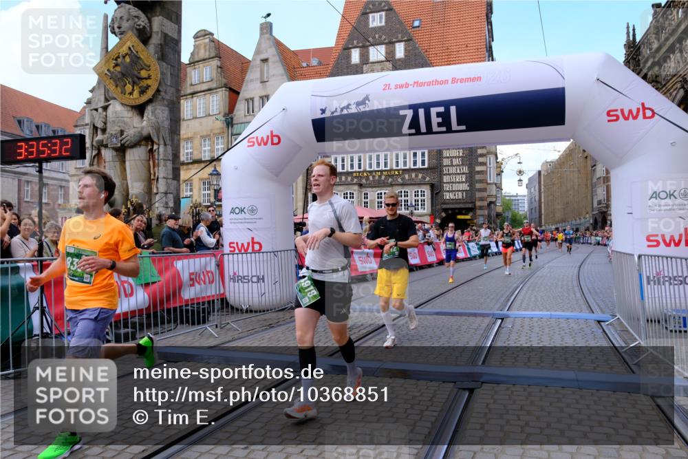 13.09.2026 - 21. swb-Marathon Bremen Tim E. http://msf.ph/oto/10368851 13.09.2026 13:06:21 Ziel 681, 3297, 3466, 4614, 4712, 5803, 6058, 6686, 7336, 7399, 8334, 8670, 8877, 8983, 9429, 9918 meine-sportfotos.de