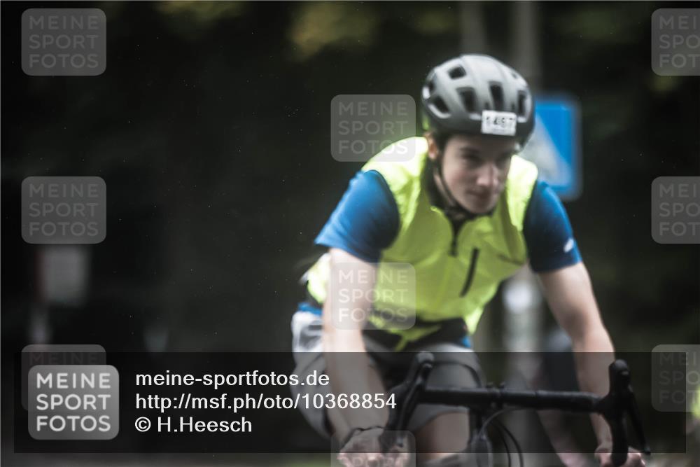 13.09.2026 - Stadtparktriathlon H.Heesch http://msf.ph/oto/10368854 13.09.2026 13:20:32 Radfahren 1293, 1322, 1323, 1333, 1401, 1430, 1467 meine-sportfotos.de