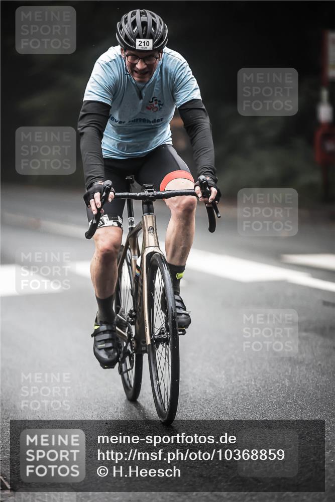 13.09.2026 - Stadtparktriathlon H.Heesch http://msf.ph/oto/10368859 13.09.2026 10:18:14 Radfahren 210, 261, 311, 459, 463 meine-sportfotos.de