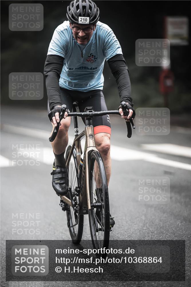 13.09.2026 - Stadtparktriathlon H.Heesch http://msf.ph/oto/10368864 13.09.2026 10:18:14 Radfahren 210, 261, 311, 459, 463 meine-sportfotos.de
