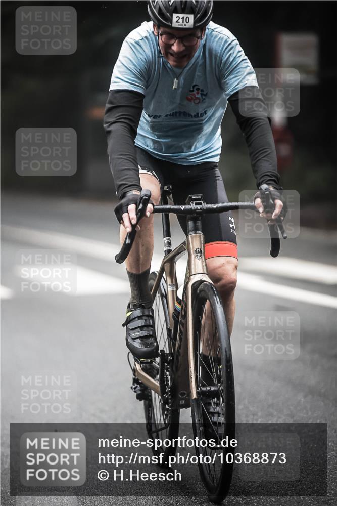 13.09.2026 - Stadtparktriathlon H.Heesch http://msf.ph/oto/10368873 13.09.2026 10:18:14 Radfahren 210, 261, 311, 459, 463 meine-sportfotos.de