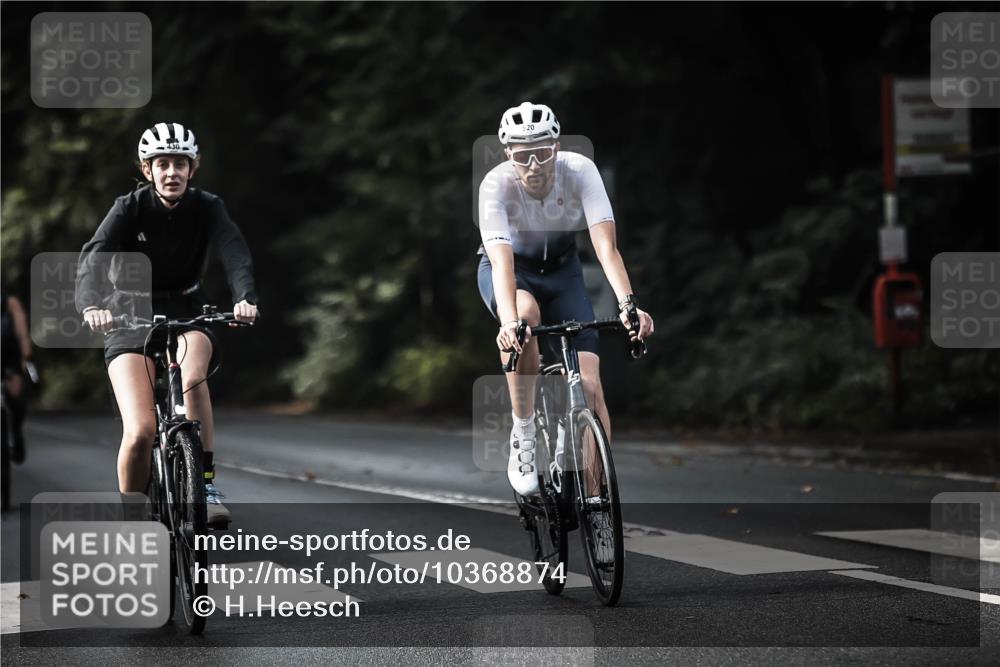 13.09.2026 - Stadtparktriathlon H.Heesch http://msf.ph/oto/10368874 13.09.2026 10:47:04 Radfahren 430, 443, 473, 520, 572 meine-sportfotos.de