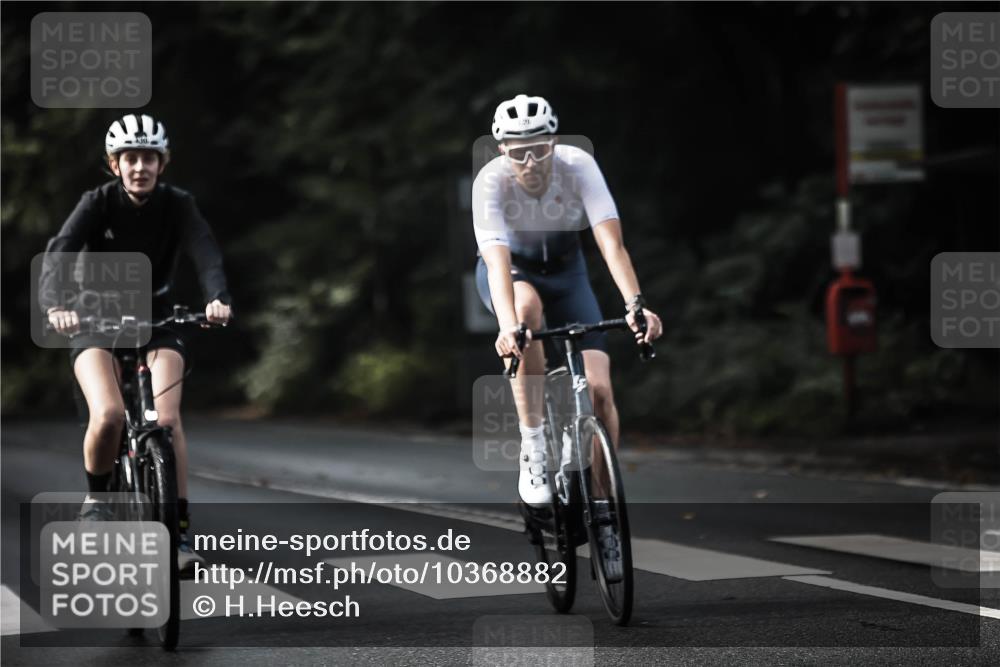 13.09.2026 - Stadtparktriathlon H.Heesch http://msf.ph/oto/10368882 13.09.2026 10:47:04 Radfahren 430, 443, 473, 520, 572 meine-sportfotos.de