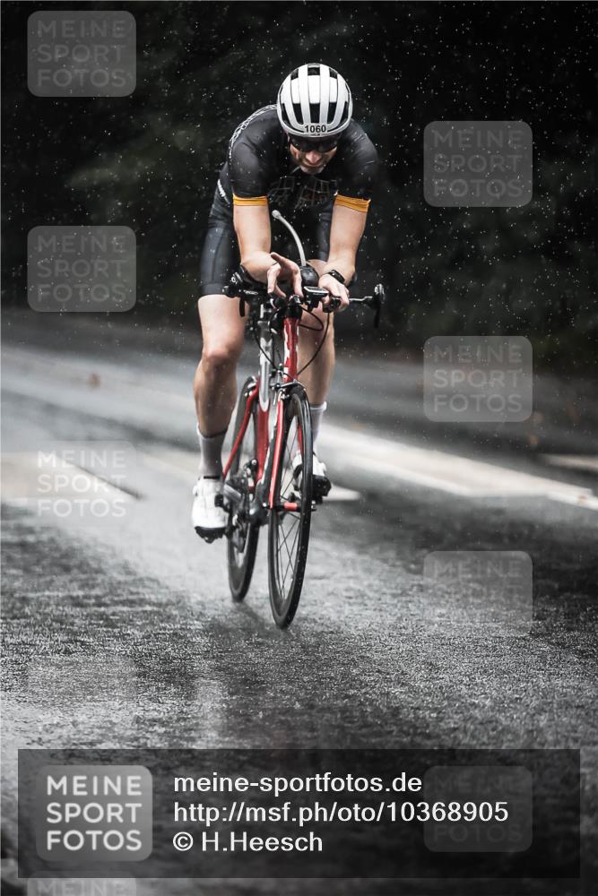 13.09.2026 - Stadtparktriathlon H.Heesch http://msf.ph/oto/10368905 13.09.2026 12:04:05 Radfahren 833, 836, 916, 958, 1004, 1048, 1060 meine-sportfotos.de