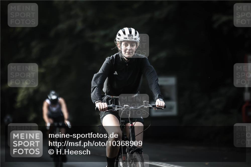 13.09.2026 - Stadtparktriathlon H.Heesch http://msf.ph/oto/10368909 13.09.2026 10:47:05 Radfahren 430, 473, 520, 572 meine-sportfotos.de