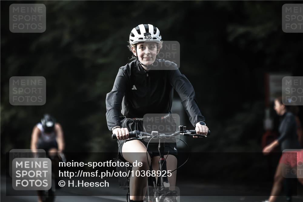 13.09.2026 - Stadtparktriathlon H.Heesch http://msf.ph/oto/10368925 13.09.2026 10:47:05 Radfahren 430, 473, 520, 572 meine-sportfotos.de
