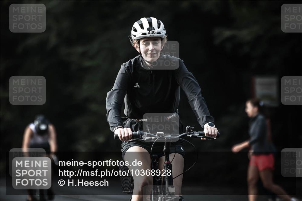 13.09.2026 - Stadtparktriathlon H.Heesch http://msf.ph/oto/10368928 13.09.2026 10:47:06 Radfahren 430, 473, 520, 572 meine-sportfotos.de