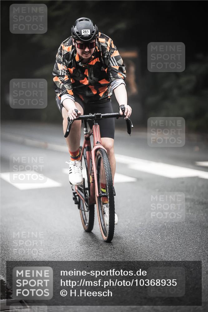 13.09.2026 - Stadtparktriathlon H.Heesch http://msf.ph/oto/10368935 13.09.2026 10:18:20 Radfahren 210, 212, 258, 261, 276, 311 meine-sportfotos.de